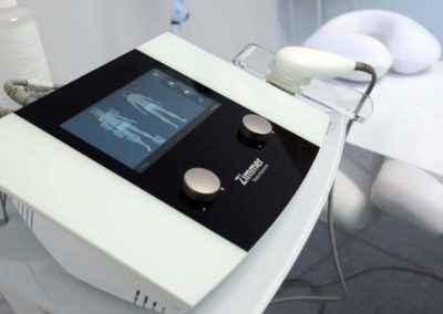 Ultraschallgerät / Utltraschalltherapie in der Physiotherapie Praxis Bochum